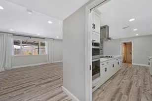 7284 Farm Dale Wy, Sacramento, CA 95831 - Photo 9