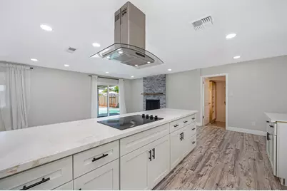 7284 Farm Dale Way, Sacramento, CA 95831 - Photo 11