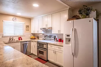 3534 Huntsman Drive, Sacramento, CA 95826 - Photo 9