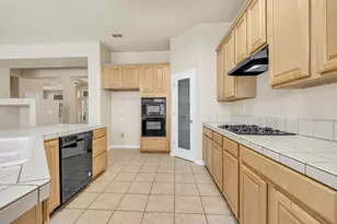 9282 Monmouth Ct, Elk Grove, CA 95758 - Photo 17