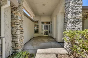 9282 Monmouth Ct, Elk Grove, CA 95758 - Photo 3