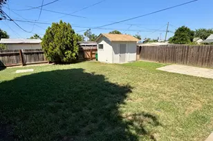 909 E Lincoln Ave, Madera, CA 93638 - Photo 13