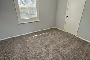 909 E Lincoln Ave, Madera, CA 93638 - Photo 7