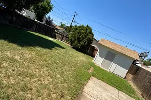 909 E Lincoln Ave, Madera, CA 93638 - Photo 11
