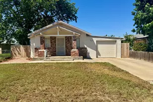 909 E Lincoln Ave, Madera, CA 93638 - Photo 1
