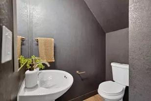 8840 La Riviera Dr, Sacramento, CA 95826 - Photo 11