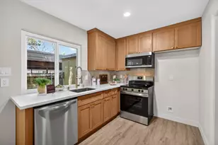 8840 La Riviera Dr, Sacramento, CA 95826 - Photo 9