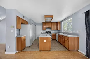 9572 S Coast Ln, Elk Grove, CA 95758 - Photo 11