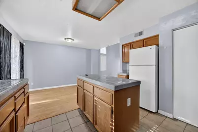 9572 S Coast Lane, Elk Grove, CA 95758 - Photo 13
