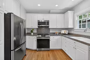 2702 Donner Way, Sacramento, CA 95818 - Photo 25