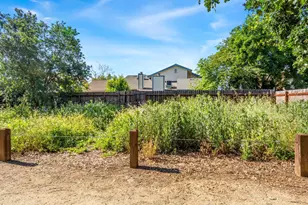 9334 Aizenberg Cir, Elk Grove, CA 95624 - Photo 25