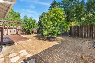 9334 Aizenberg Cir, Elk Grove, CA 95624 - Photo 23