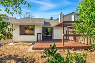 9334 Aizenberg Cir, Elk Grove, CA 95624 - Photo 21