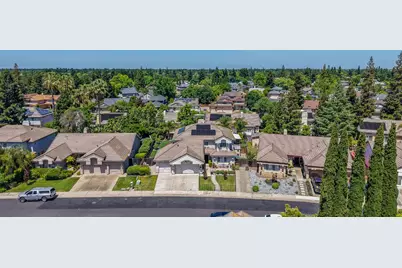 7613 Glenbain Way, Elk Grove, CA 95758 - Photo 5