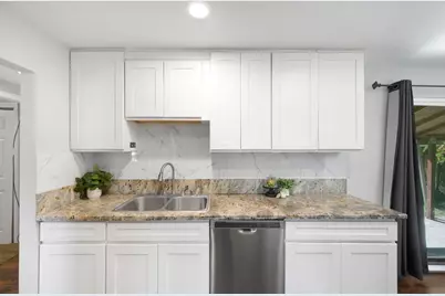 2757 Altos Avenue, Sacramento, CA 95815 - Photo 19