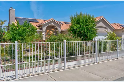 1700 San Simeone Way, Los Banos, CA 93635 - Photo 3