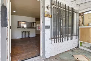 1823 W Acacia St, Stockton, CA 95203 - Photo 7