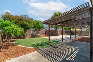 6 Lacota Ct, Sacramento, CA 95823 - Photo 39