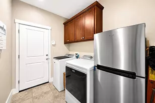 1176 Obsidian Ct, Los Banos, CA 93635 - Photo 13