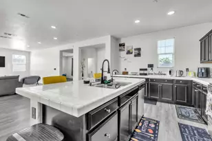 1807 W Woodward Ave, Manteca, CA 95337 - Photo 9