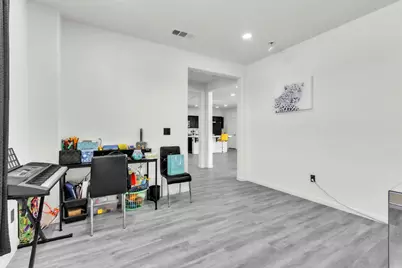 1807 W Woodward Avenue, Manteca, CA 95337 - Photo 27