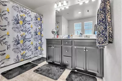 1807 W Woodward Avenue, Manteca, CA 95337 - Photo 17