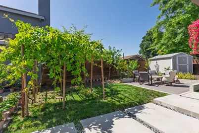 8984 Agate Creek Court, Elk Grove, CA 95758 - Photo 41