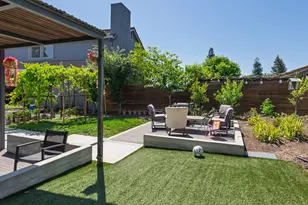 8984 Agate Creek Ct, Elk Grove, CA 95758 - Photo 45