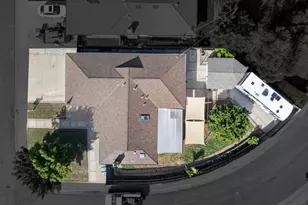 5700 Revelstok Dr, Sacramento, CA 95842 - Photo 49