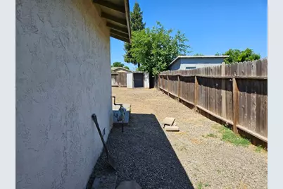 29 N Ashley Avenue, Woodland, CA 95695 - Photo 17
