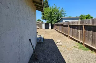 29 N Ashley Ave, Woodland, CA 95695 - Photo 17