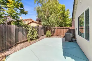9649 Glacier Creek Way, Elk Grove, CA 95624 - Photo 43