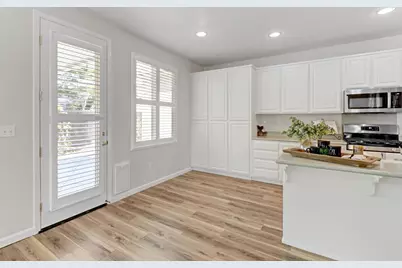 9649 Glacier Creek Way, Elk Grove, CA 95624 - Photo 13
