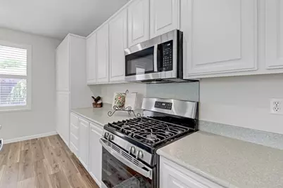 9649 Glacier Creek Way, Elk Grove, CA 95624 - Photo 15
