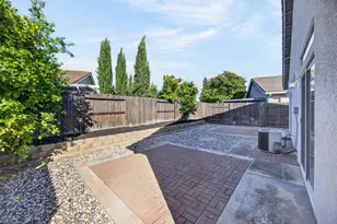 7915 Neyland Way, Sacramento, CA 95829 - Photo 41