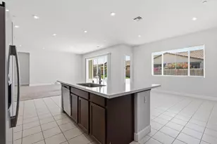 566 Albany St, Lathrop, CA 95330 - Photo 5