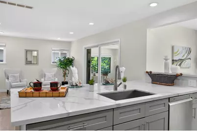 7382 Farm Dale Way, Sacramento, CA 95831 - Photo 25