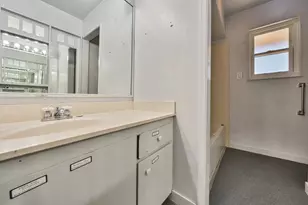 506 Roundtree Ct, Sacramento, CA 95831 - Photo 29