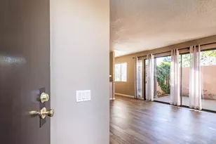 820 E Woodside Ln, Sacramento, CA 95825 - Photo 23