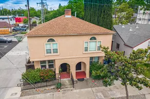 2017 30th St, Sacramento, CA 95817 - Photo 11