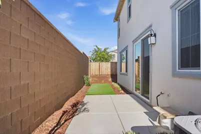 1888 Italia Way, Tracy, CA 95377 - Photo 23