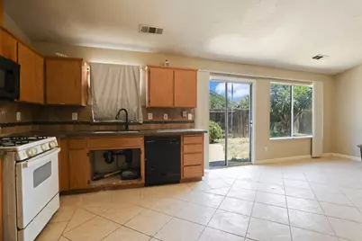 2416 S Fresno Avenue, Stockton, CA 95206 - Photo 5