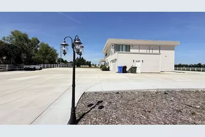8600 Cherrington Lane, Elk Grove, CA 95624 - Photo 3
