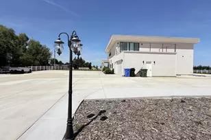 8600 Cherrington Ln, Elk Grove, CA 95624 - Photo 3