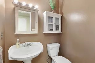 5820 Shadow Creek Dr, Sacramento, CA 95841 - Photo 25