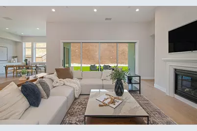 1047 Lassen Peak Drive, El Dorado Hills, CA 95762 - Photo 9