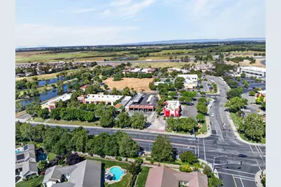 2313 Dinwiddie Way, Elk Grove, CA 95758 - Photo 37