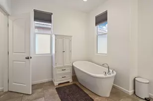 1761 N Breezy Meadow Dr, Sacramento, CA 95834 - Photo 31