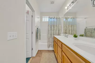 8409 Sundrop Way, Antelope, CA 95843 - Photo 17