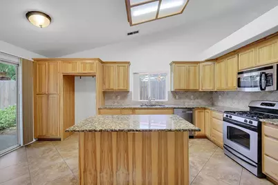 2270 Meadowland Court, Lincoln, CA 95648 - Photo 11